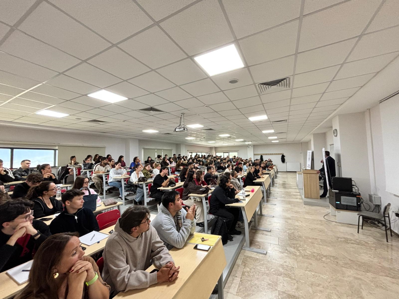  Turizm İşletmeciliği Bölümü ve SKÅL Antalya İş Birliğiyle “Turizm Yöneticileri ve Stratejik Yönetim” Söyleşisi Gerçekleştirildi