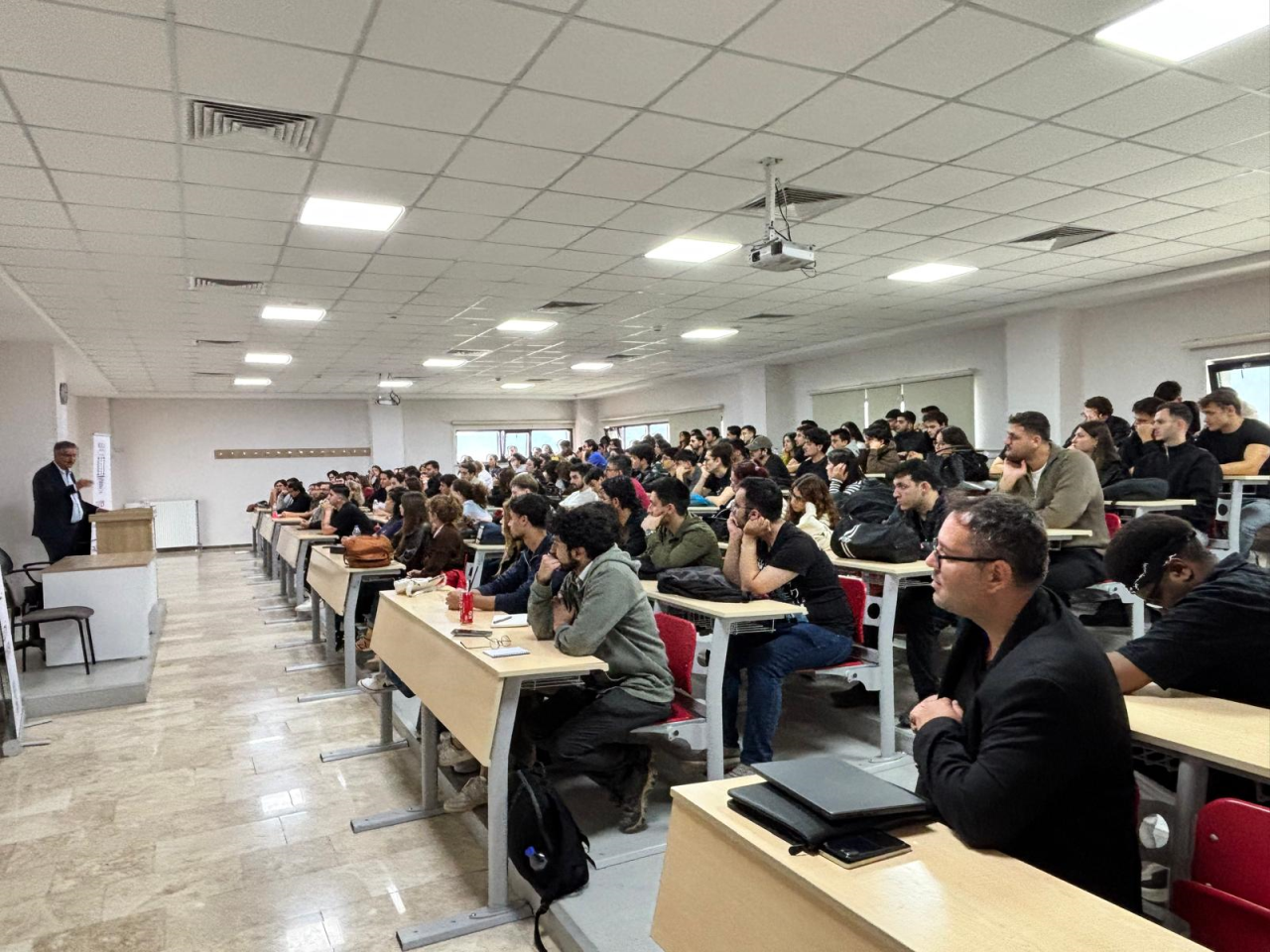  Turizm İşletmeciliği Bölümü ve SKÅL Antalya İş Birliğiyle “Turizm Yöneticileri ve Stratejik Yönetim” Söyleşisi Gerçekleştirildi