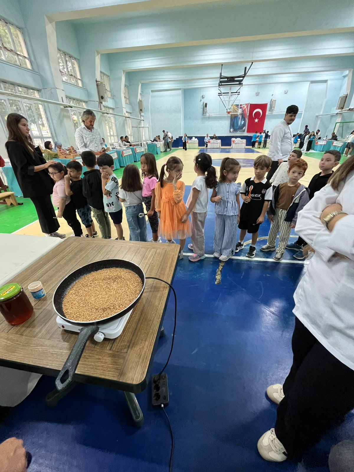Üniversitemiz Yiyecek İçecek Bölümü Öğrencileri TÜBİTAK 4007 Bilim Şenliği’nde Atölye Çalışmalarıyla Yer Aldı