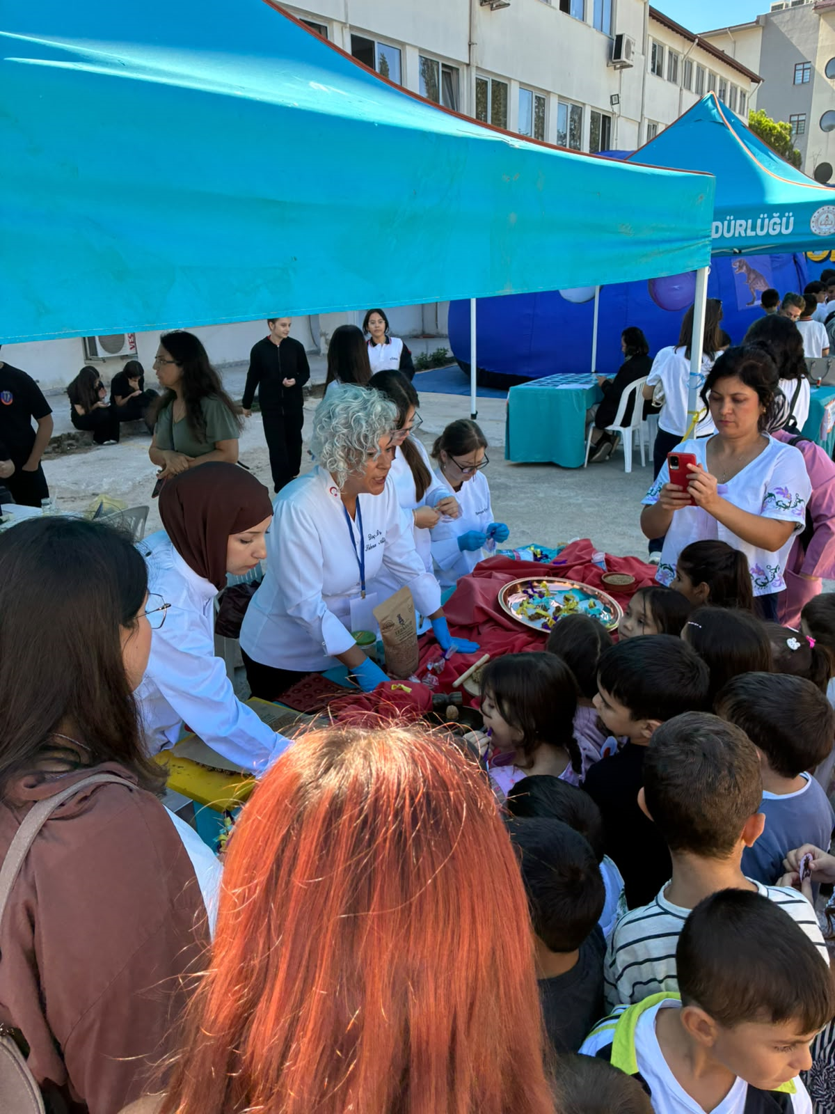 Üniversitemiz Yiyecek İçecek Bölümü Öğrencileri TÜBİTAK 4007 Bilim Şenliği’nde Atölye Çalışmalarıyla Yer Aldı