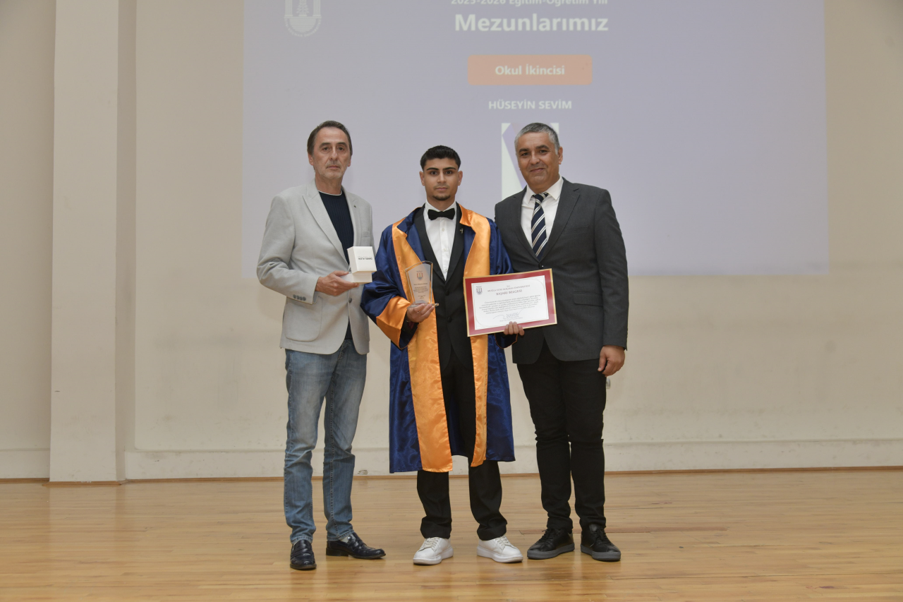 Yatağan MYO Mezuniyet Sevinci Yaşadı