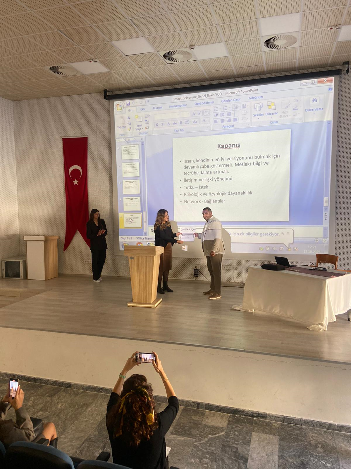 VERİMLİ BİR KONFERANS GERÇEKLEŞTİ