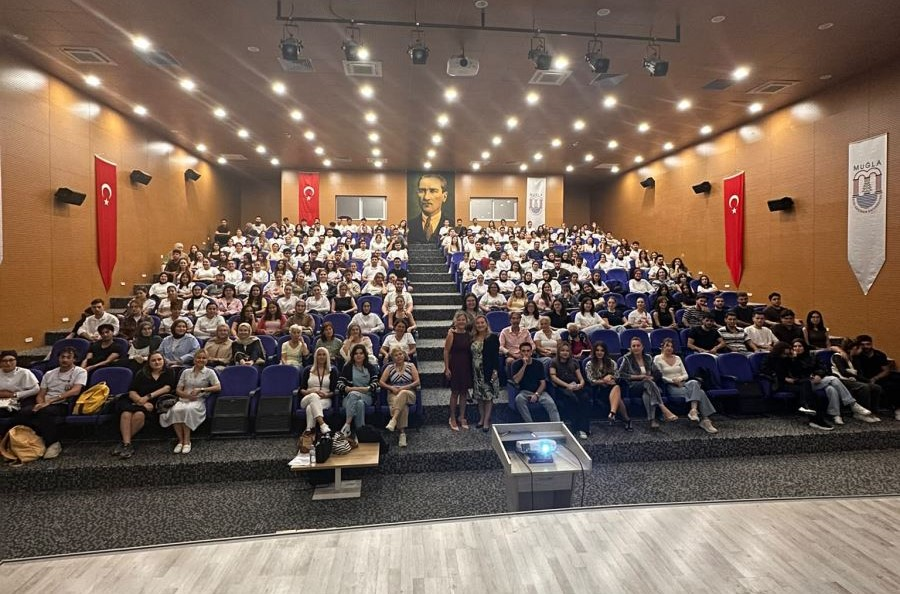  10 Ekim Dünya Ruh Sağlığı Gününü Çerçevesinde "Kanser ve Duygular: Başa Çıkma ve Psikososyal Destek" Konulu Seminer Gerçekleştirildi