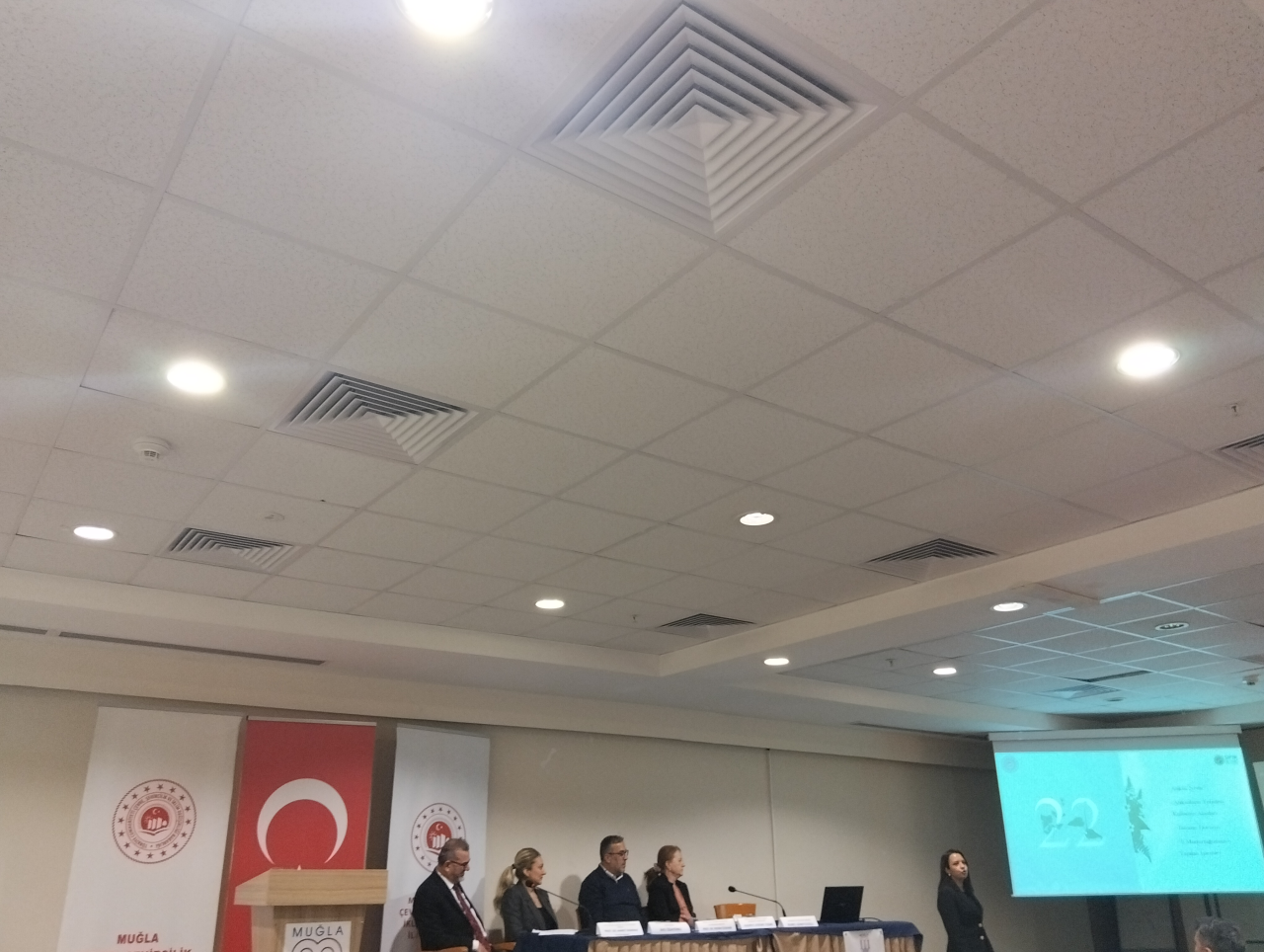 Dünya Su Günü etkilikleri kapsamında Merkezimiz "Su Geleceğimizdir" konulu panel düzenledi.