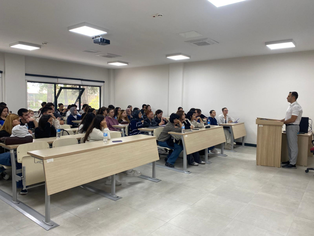 Muğla Sıtkı Koçman Üniversitesi Dalaman Sivil Havacılık Yüksekokulu’nda Türk Kızılayı tarafından “Kızılay Kan Bağışı” etkinliği gerçekleşti.