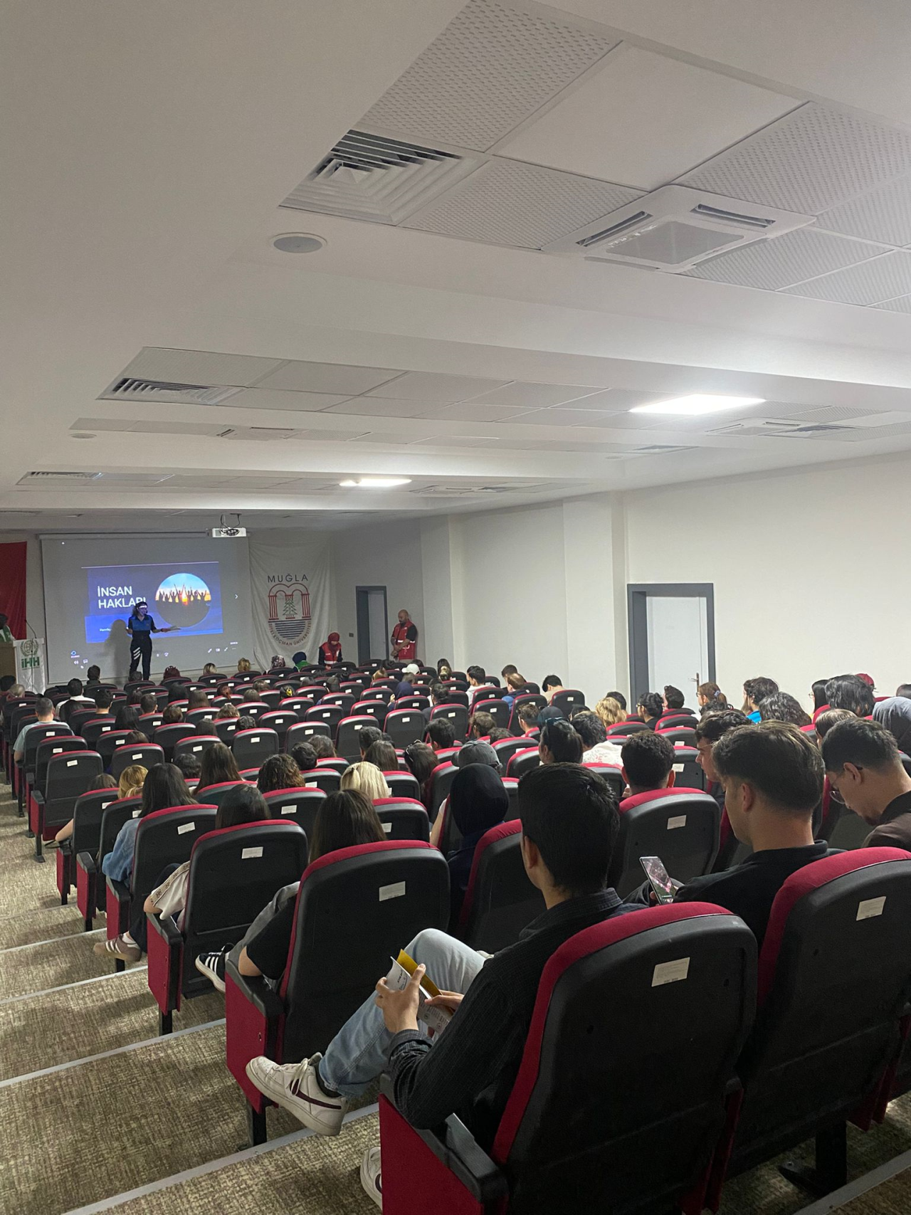 Yüksekokulumuzda “Sivil Toplum Kuruluşlarının Tanıtımı ve Amacı” Konulu Konferans Düzenlendi