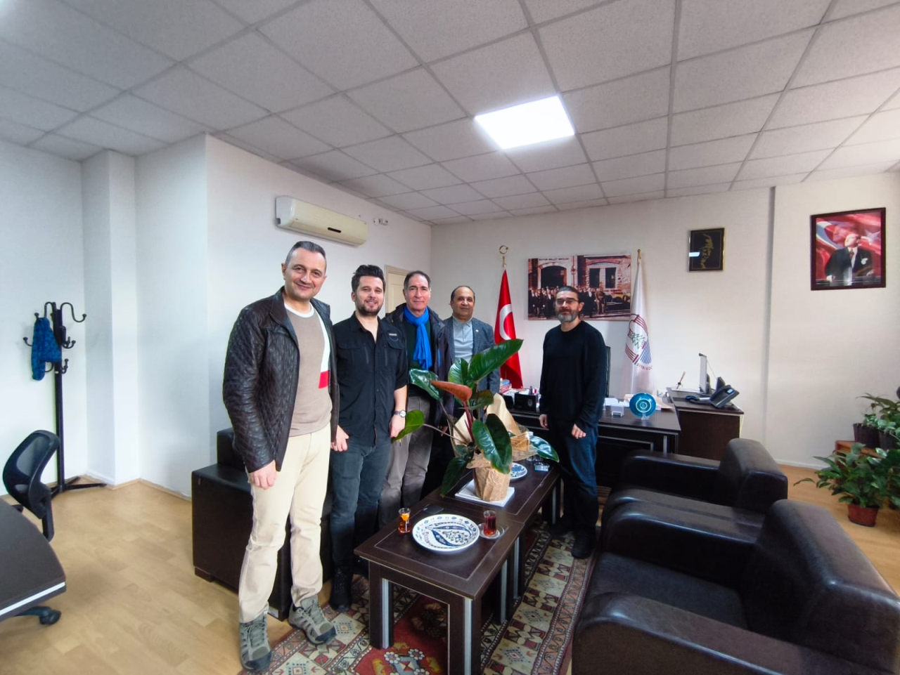 Yüksekokul Yönetimimizden Akademik Personelimize Tebrik Ziyareti