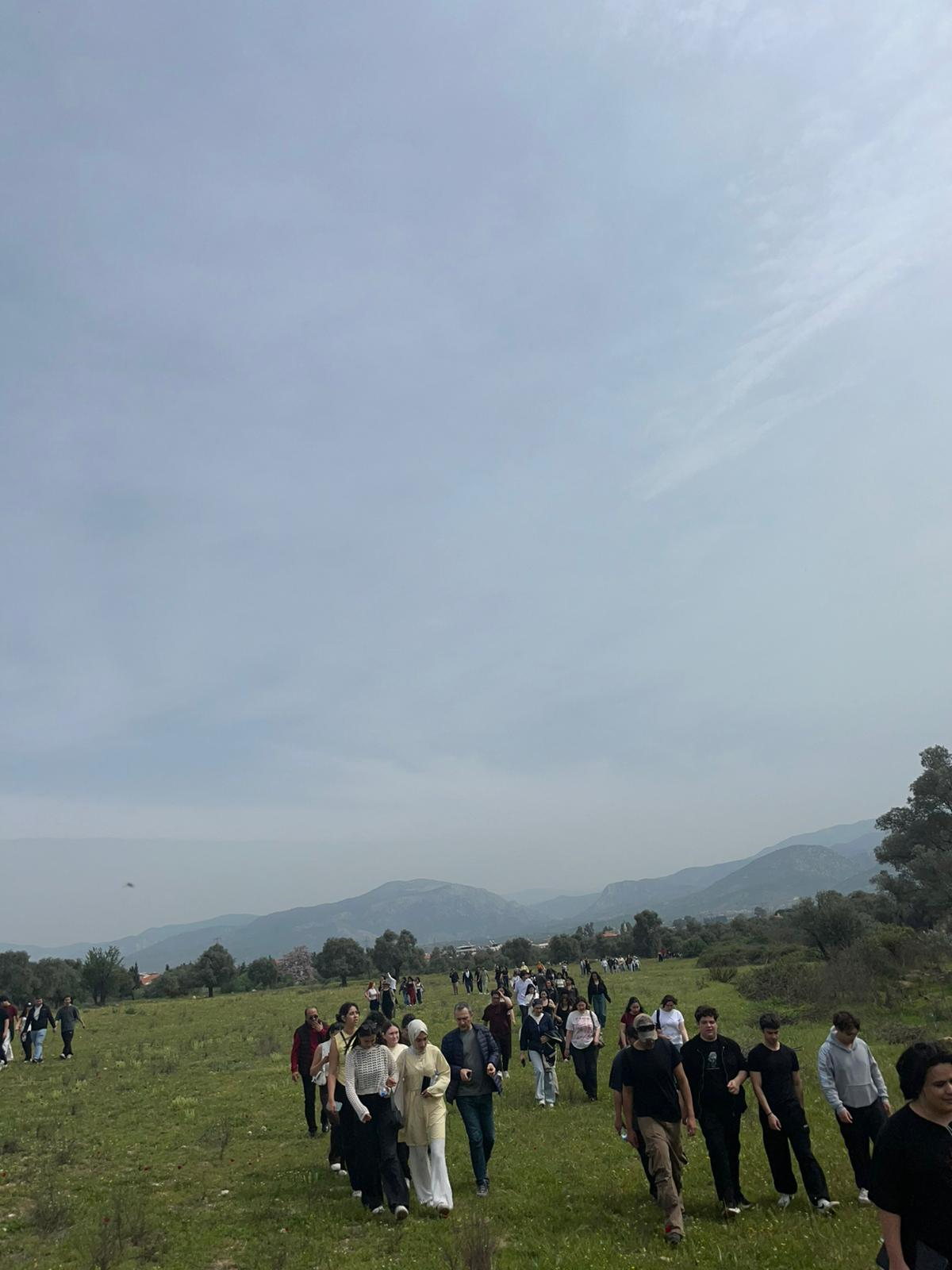 Milas MYO Öğrencileri Turizm Haftası’nda Doğa Yürüyüşü ve Piknik Etkinliğinde Buluştu
