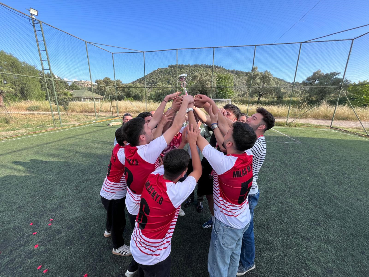 Milas MYO’da Futbol Turnuvası Heyecanı: Şampiyon İşletme Bölümü Takımı Oldu