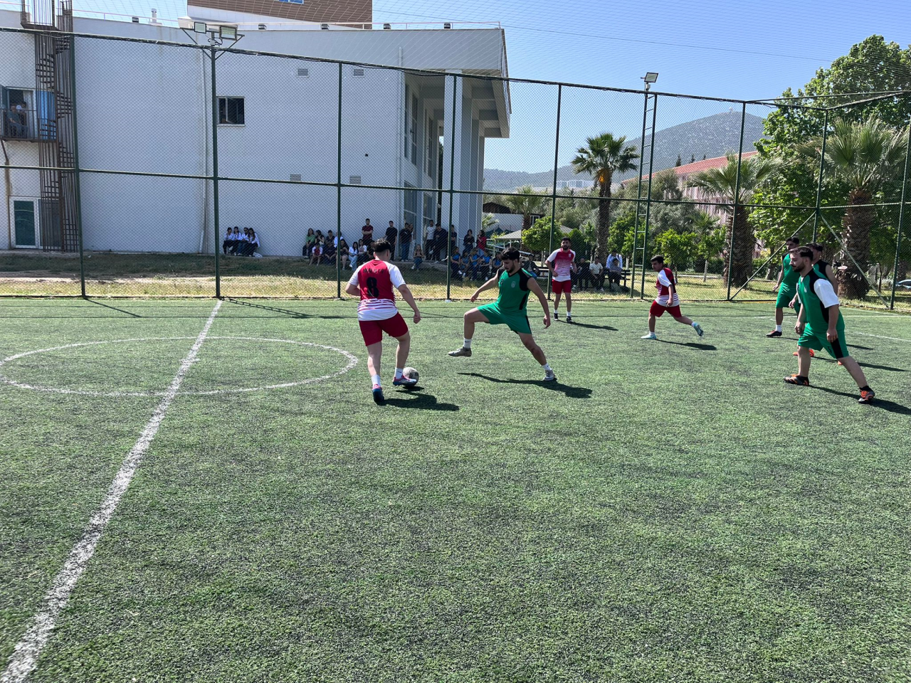 Milas MYO’da Futbol Turnuvası Heyecanı: Şampiyon İşletme Bölümü Takımı Oldu