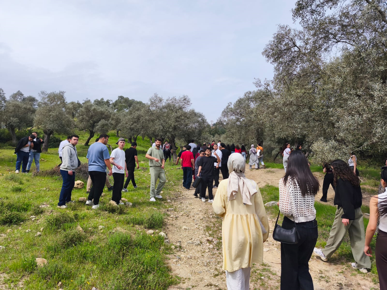 Milas MYO Öğrencileri Turizm Haftası’nda Doğa Yürüyüşü ve Piknik Etkinliğinde Buluştu