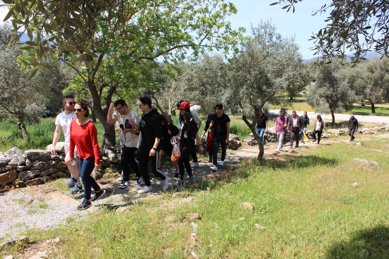 Turizm Haftası : Euromos Kültür Gezisi ve Çevre temizliği