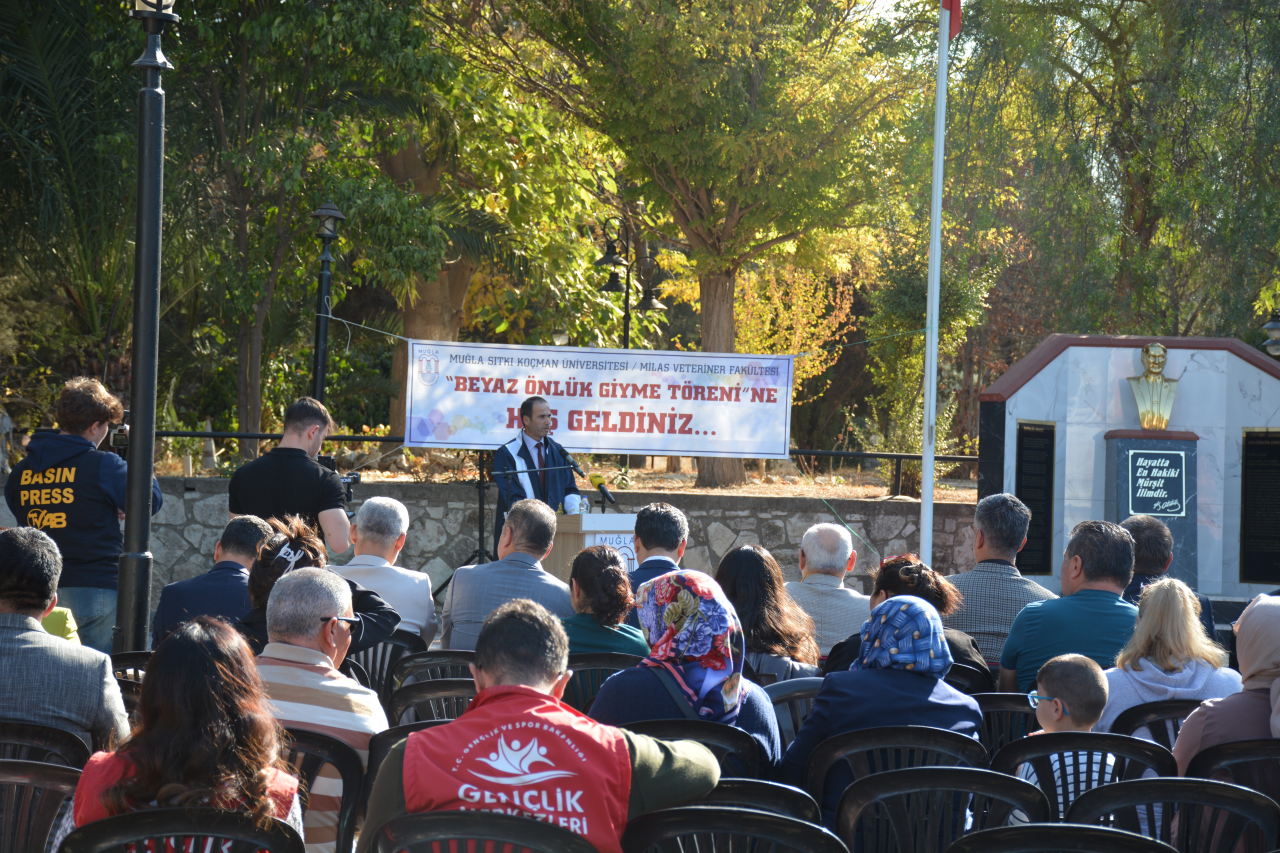 VETERİNER HEKİM ADAYLARI BEYAZ ÖNLÜKLERİNİ GİYDİ