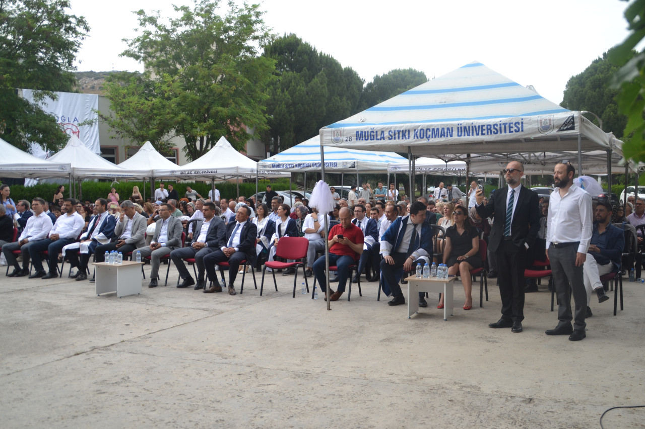 MİLAS VETERİNER FAKÜLTESİ 2. DÖNEM ÖĞRENCİLERİNİ MEZUN ETTİ