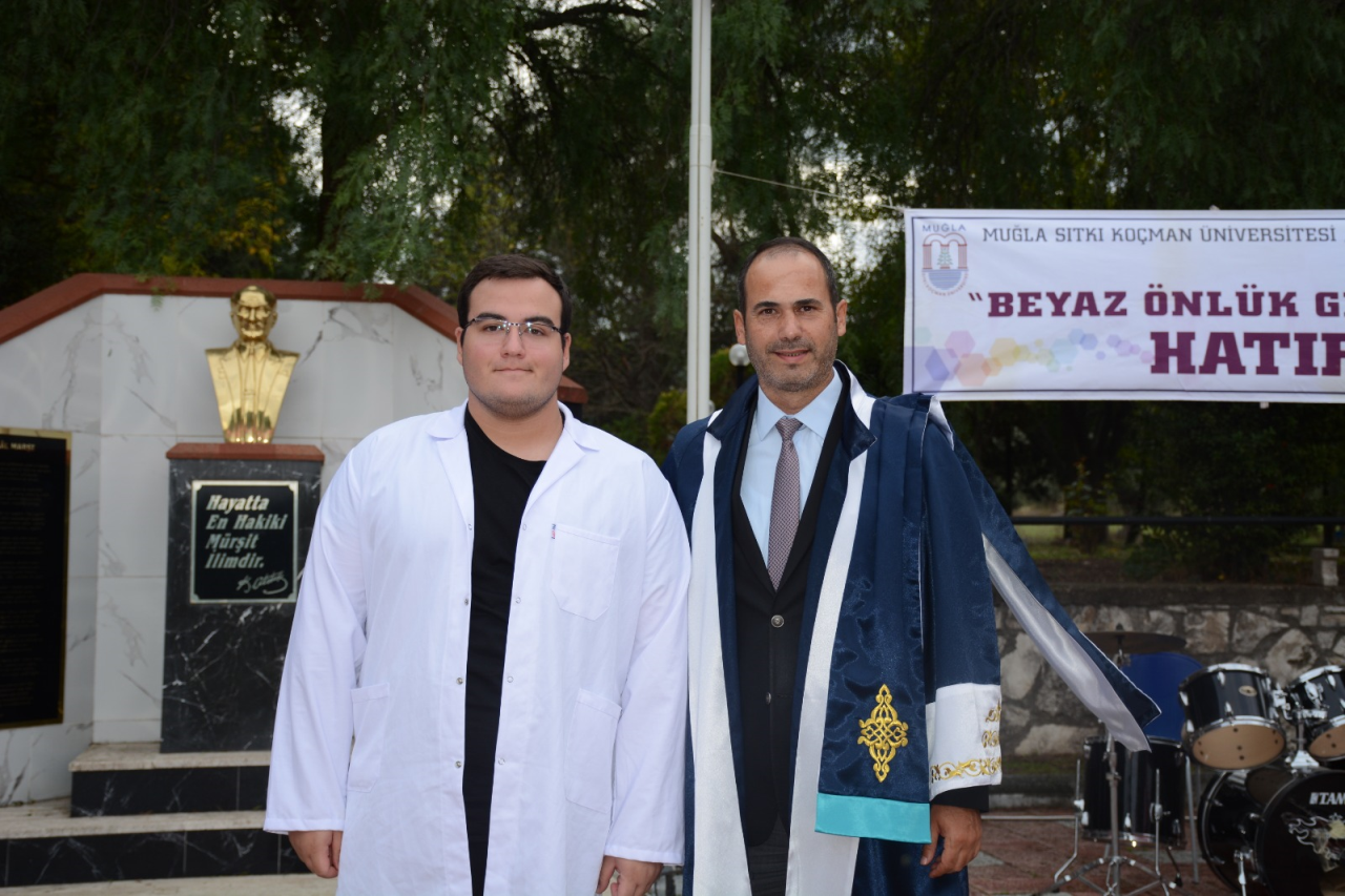Fakültemizin 1. sınıf öğrencilerine beyaz önlük giyme töreni’ düzenlendi