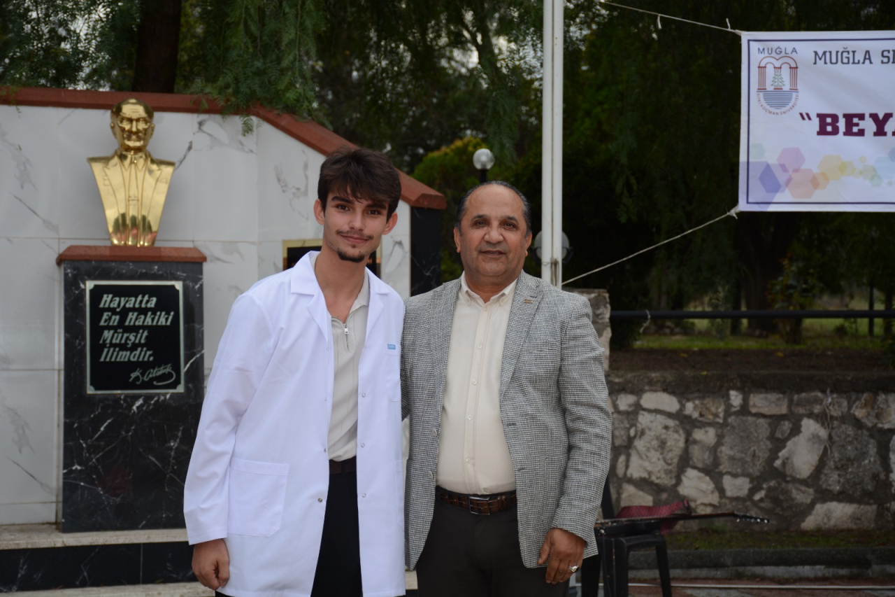 Fakültemizin 1. sınıf öğrencilerine beyaz önlük giyme töreni’ düzenlendi