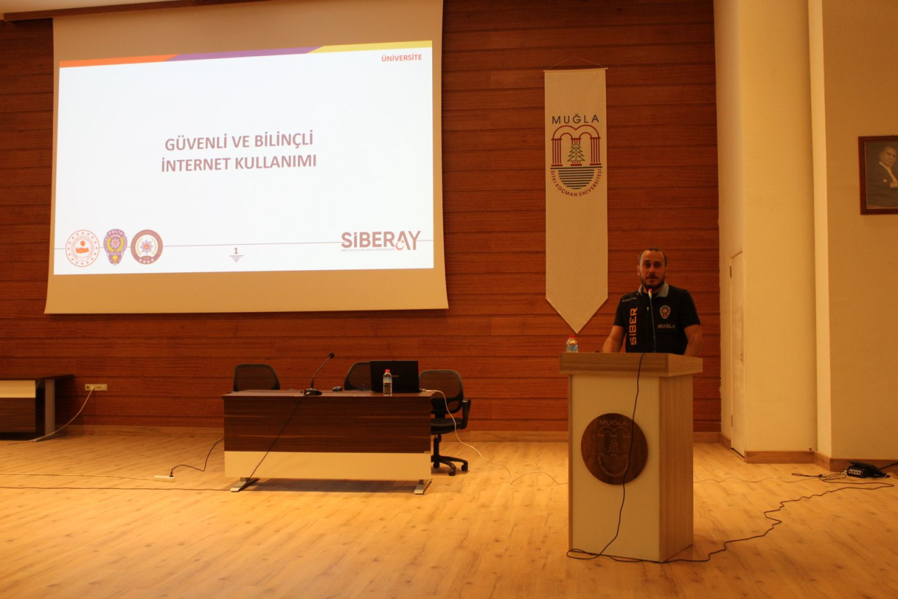 Fen Fakültesi tarafından yeni öğrencilerin üniversite ve fakülte yaşamına uyumlarını desteklemek amacıyla 2026-2027 Eğitim Öğretim yılı Oryantasyon Programı gerçekleştirildi.