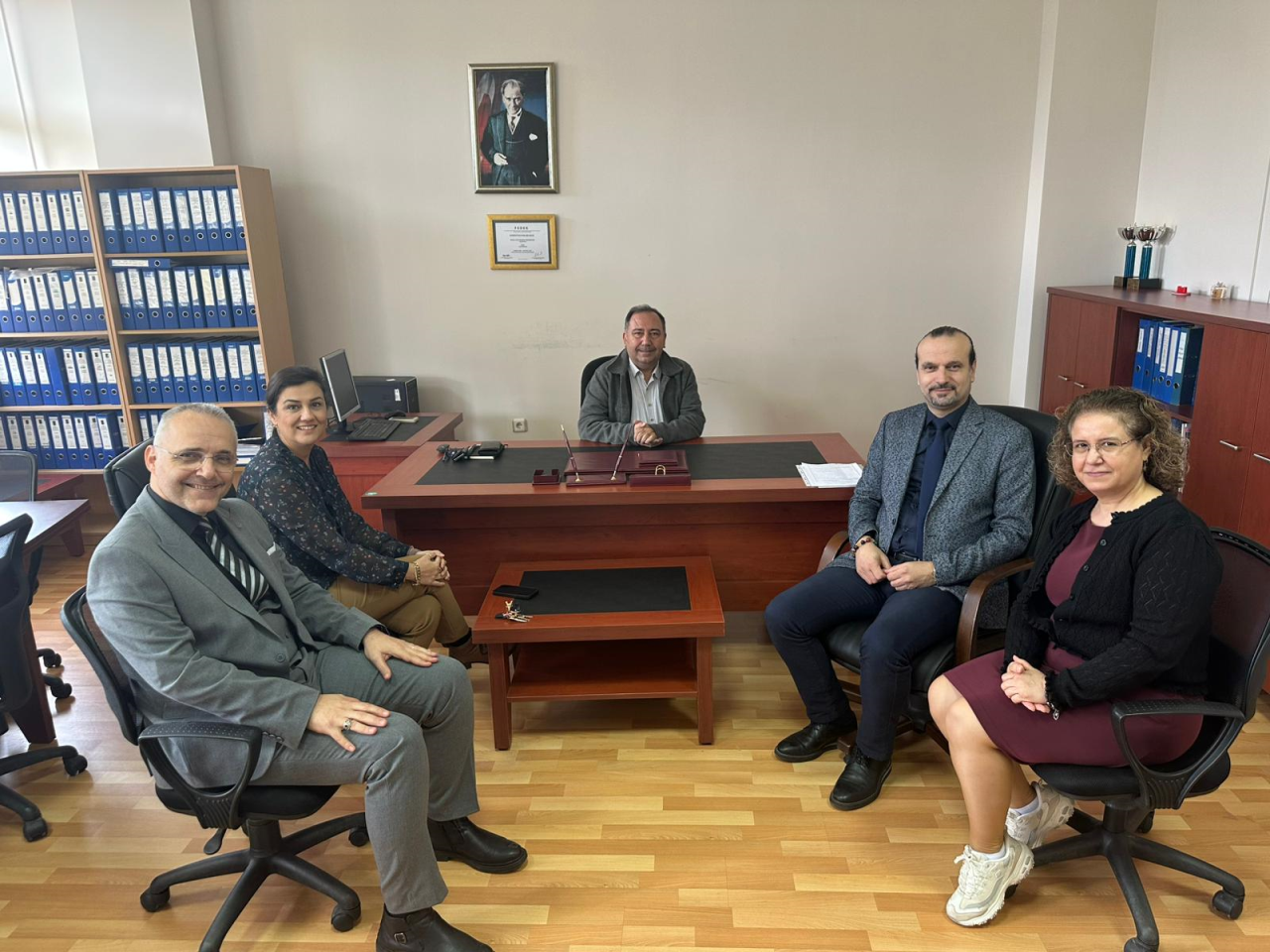 Fen Fakültesi Fizik Bölümü Bölüm Başkalığına Prof. Dr. Rüştü Eke  yerine Prof. Dr. Görkem Oylumluoğlu atanmıştır