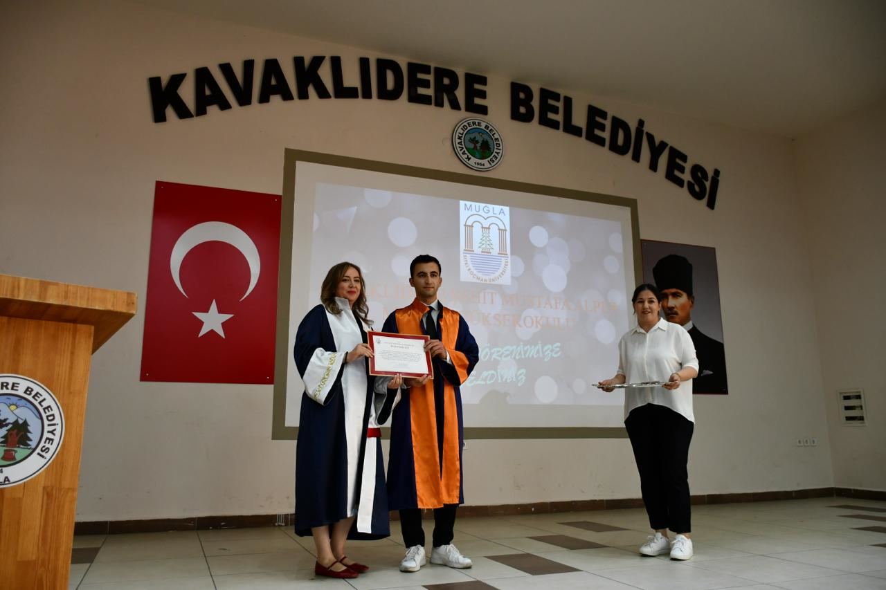 Kavaklıdere Şehit Mustafa Alper Meslek Yüksekokulu 7. Mezunlarını Verdi