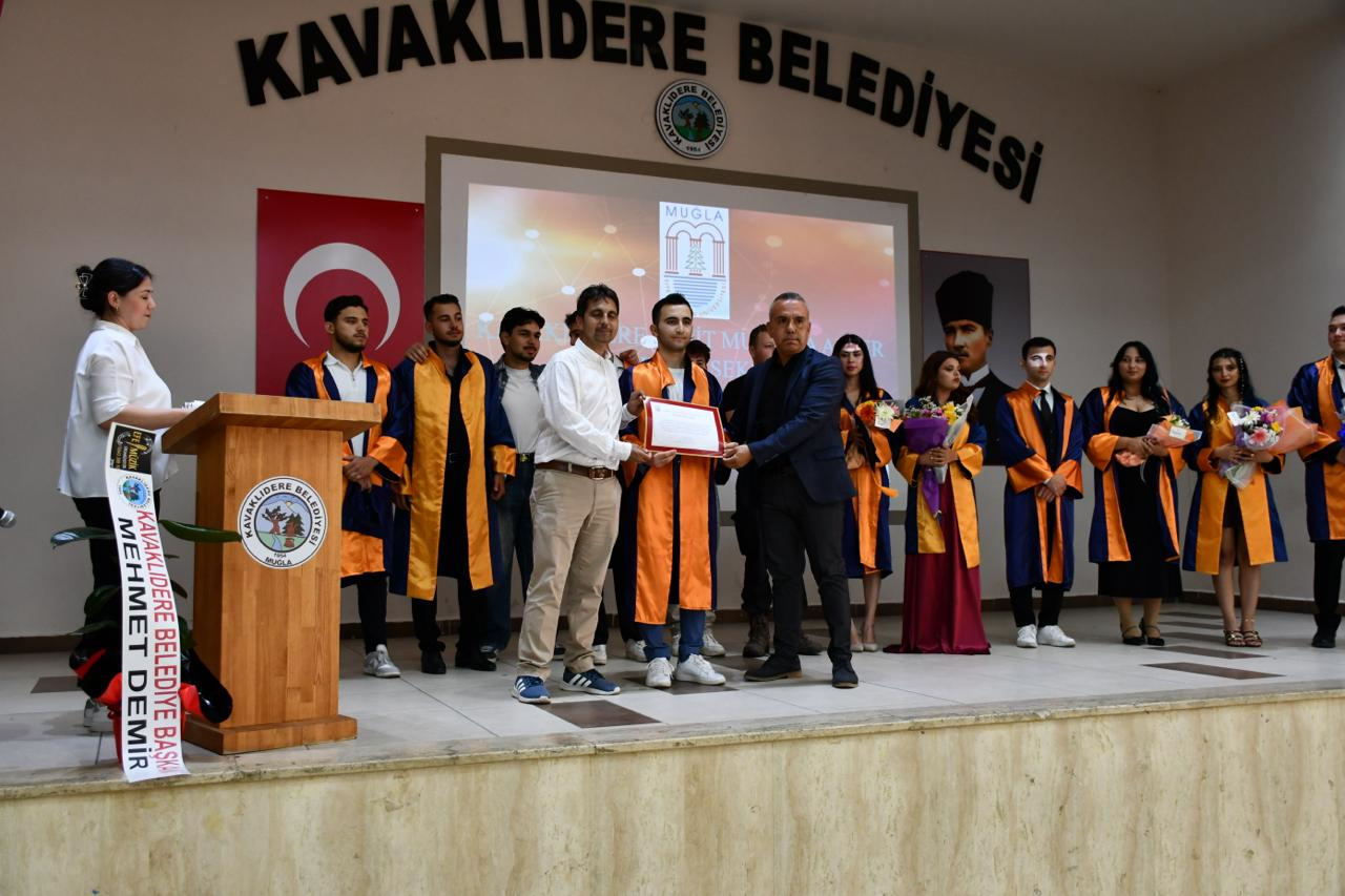 Kavaklıdere Şehit Mustafa Alper Meslek Yüksekokulu 7. Mezunlarını Verdi
