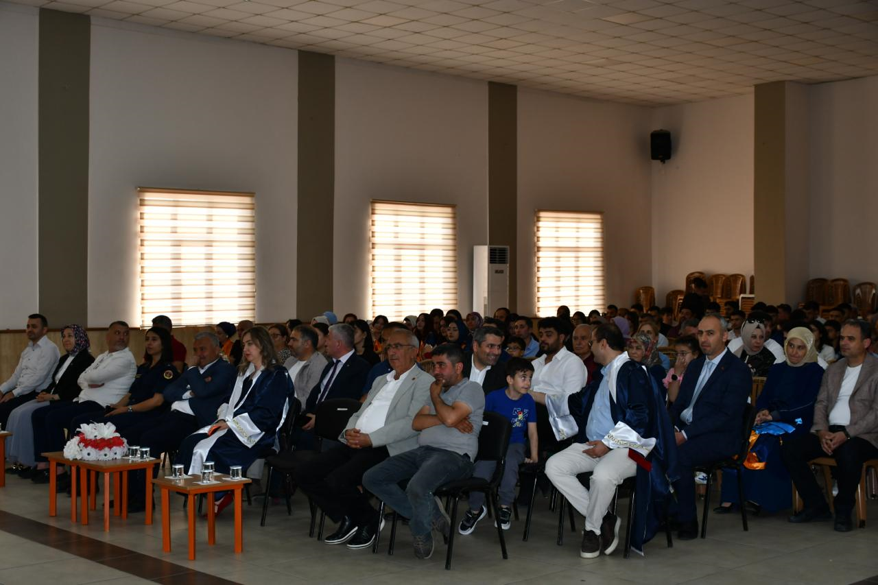Kavaklıdere Şehit Mustafa Alper Meslek Yüksekokulu 7. Mezunlarını Verdi