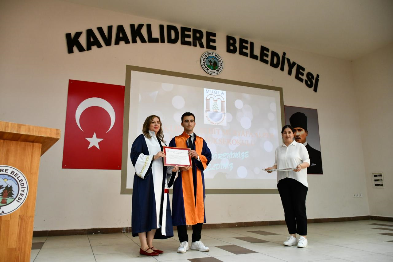Kavaklıdere Şehit Mustafa Alper Meslek Yüksekokulu 7. Mezunlarını Verdi