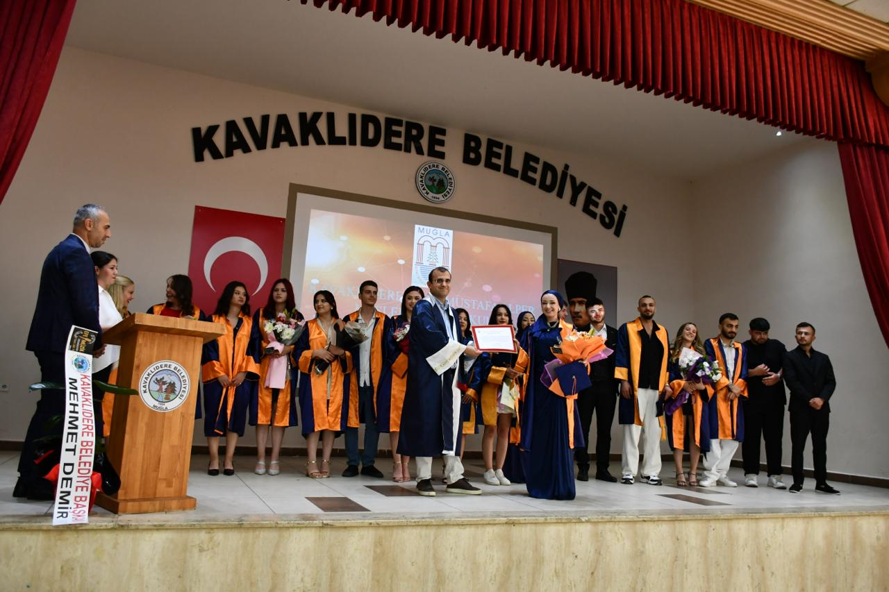 Kavaklıdere Şehit Mustafa Alper Meslek Yüksekokulu 7. Mezunlarını Verdi