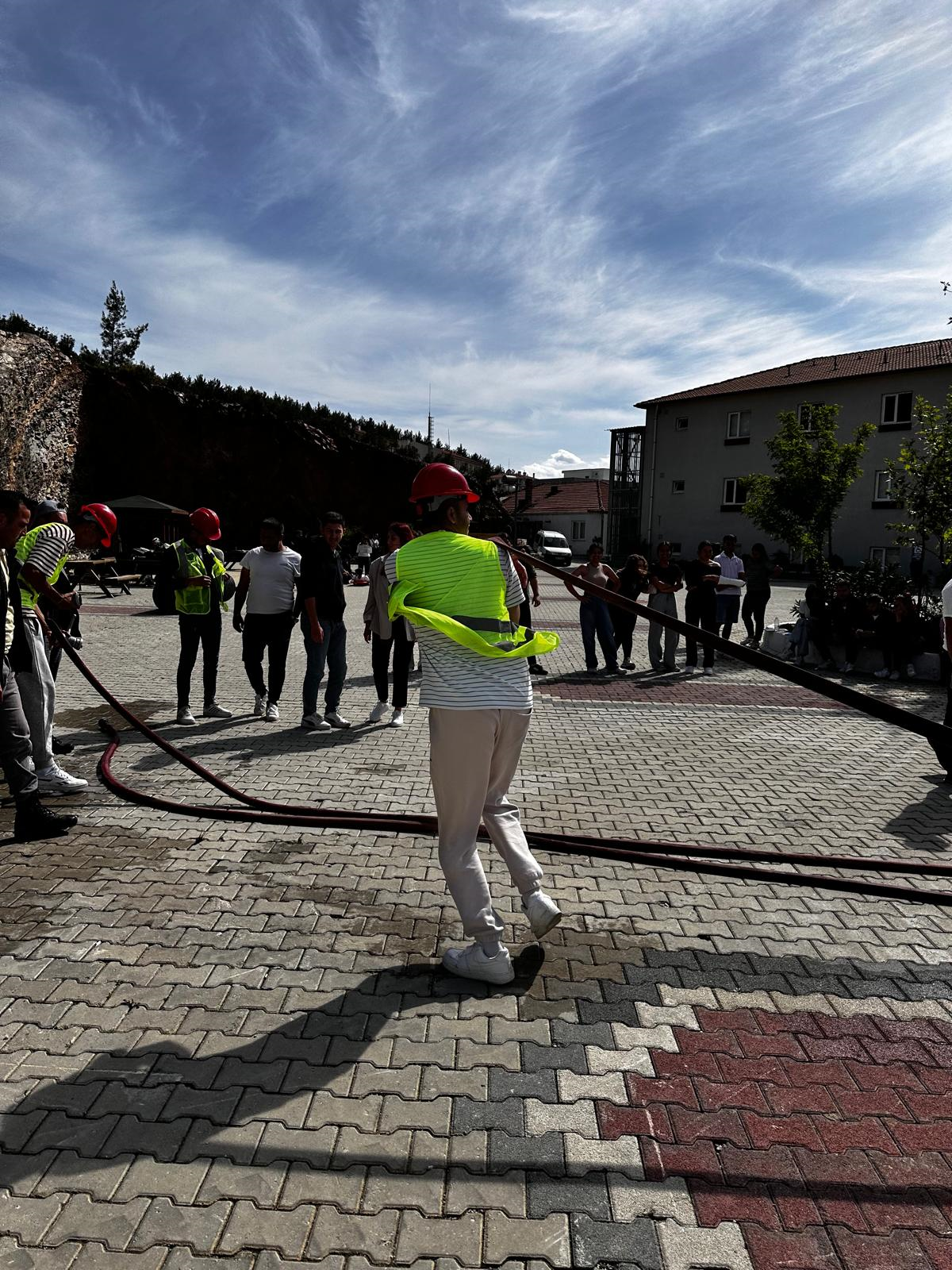 Kavaklıdere MYO’da Uygulamalı Orman Yangınları Eğitimi Gerçekleştirildi