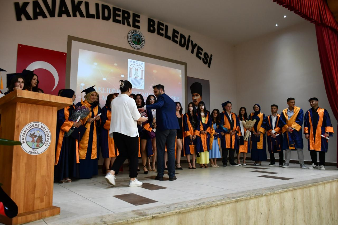 Kavaklıdere Şehit Mustafa Alper Meslek Yüksekokulu 7. Mezunlarını Verdi