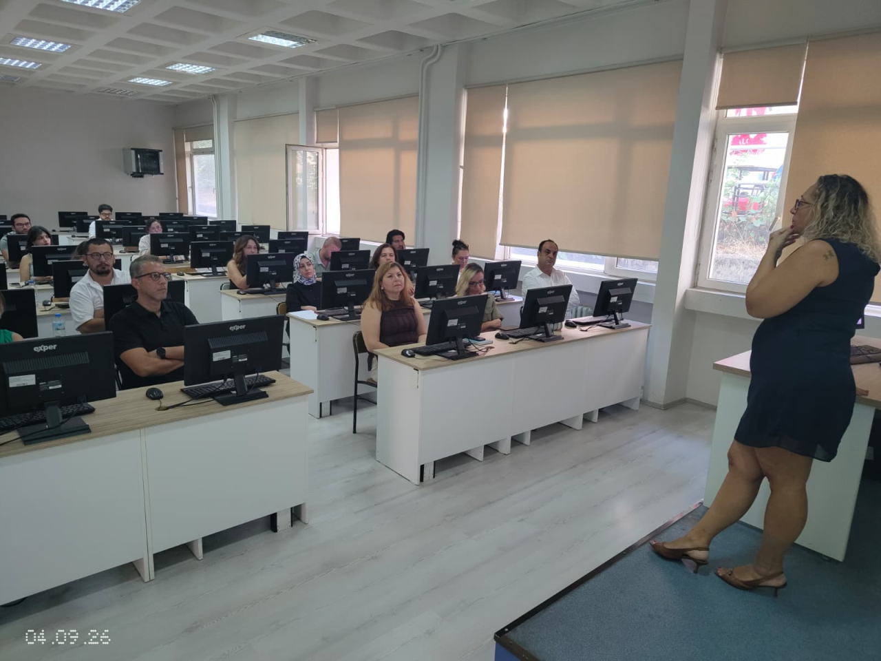 Edebiyat Fakültesi Personeline Dijitalleşme Eğitimi