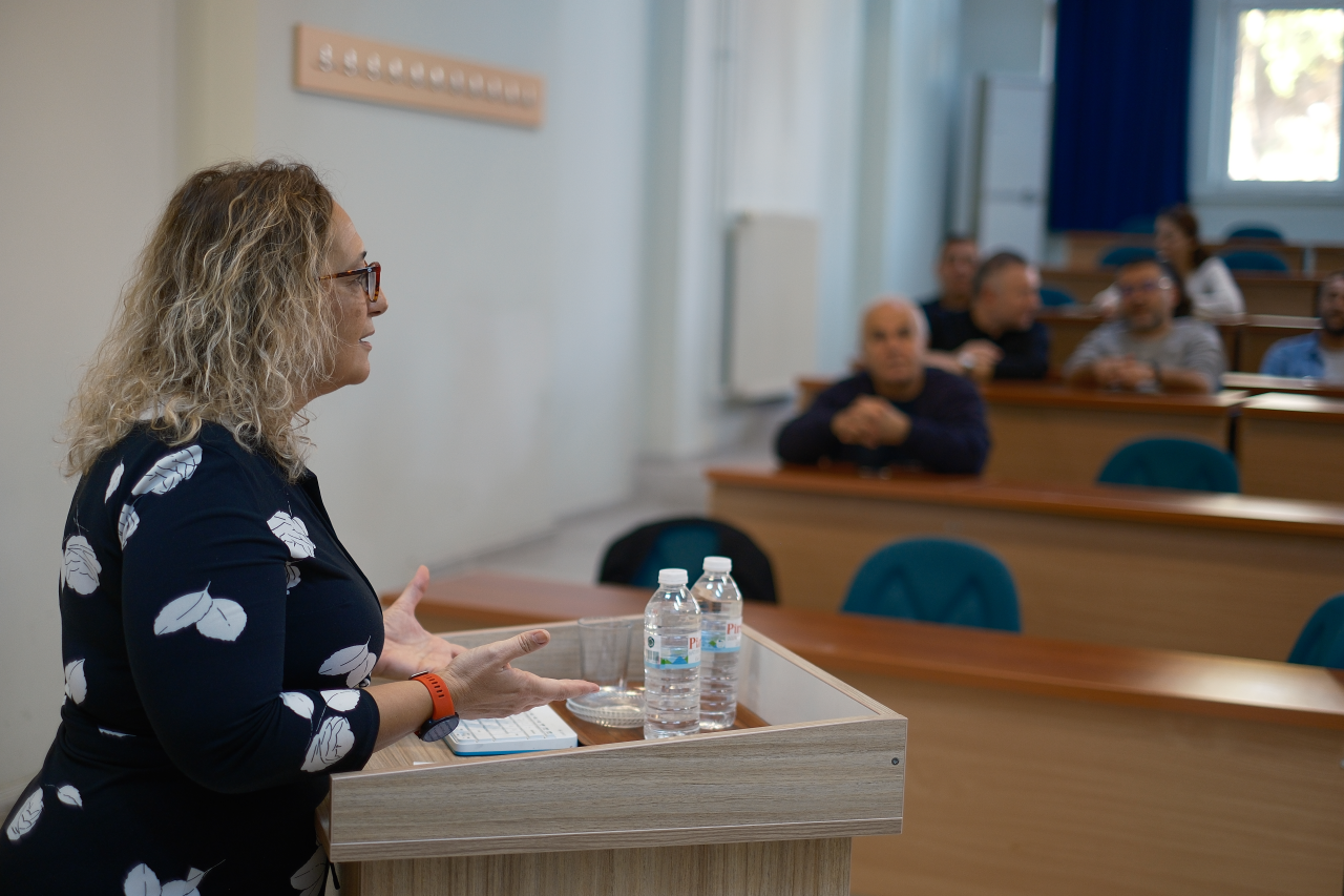 İktisadi ve İdari Bilimler Fakültesi Personeline Dijital Pedagoji: Öğrenme, Öğretme ve Teknoloji Eğitimi