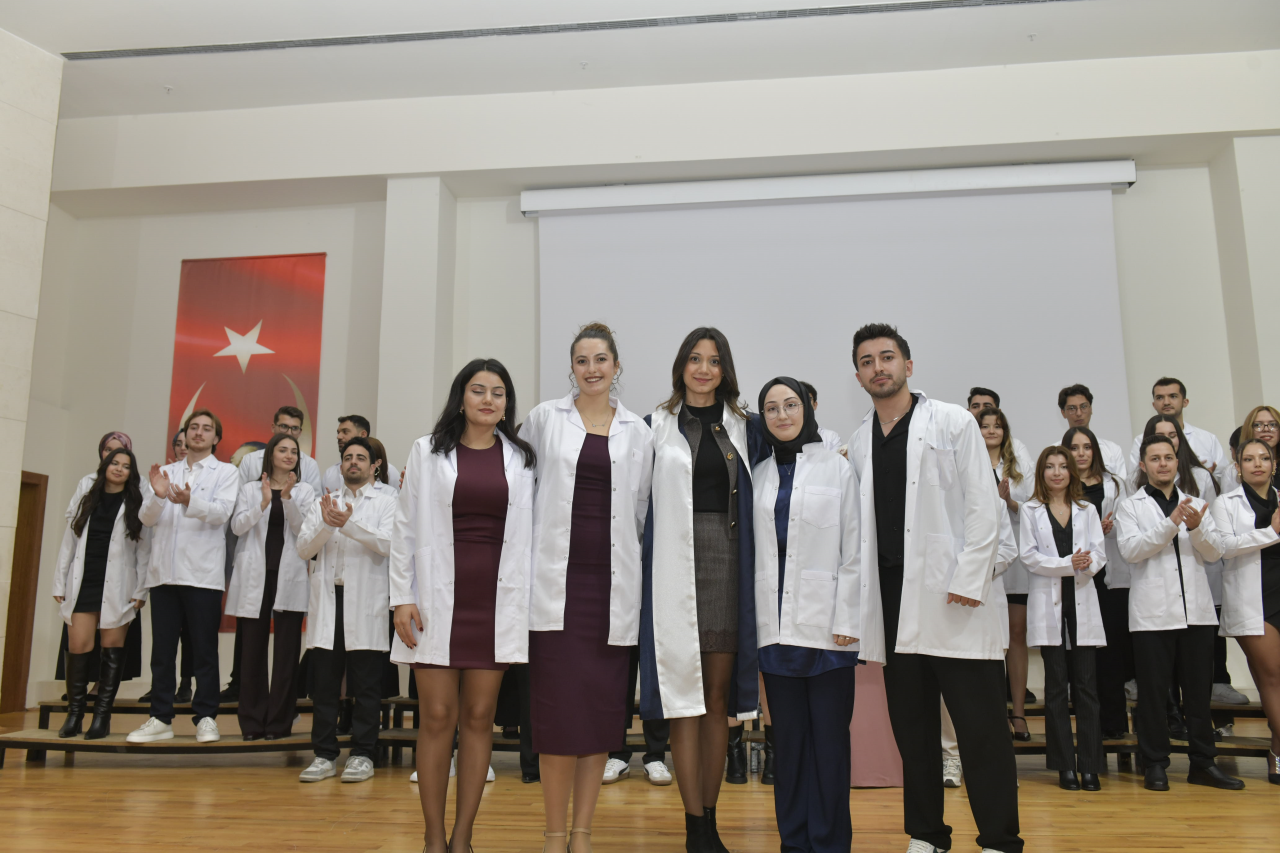 2025-2026 Eğitim-Öğretim Yılı Beyaz Önlük Giyme ve 22 Kasım Dünya Diş Hekimleri Günü Kutlama Töreni