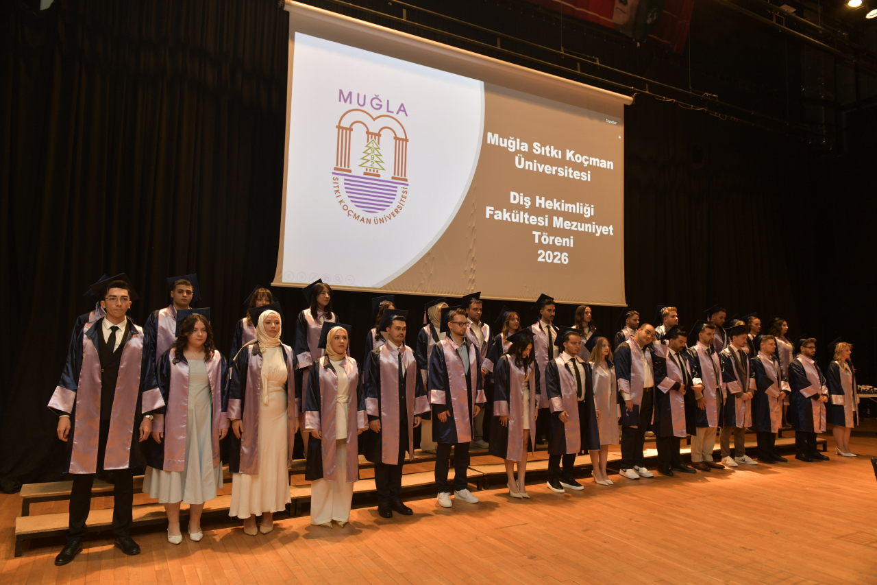 Diş Hekimliği Fakültesi 2025-2026 Eğitim-Öğretim Yılı Mezunları Meslek Yaşamlarına Uğurlandı.