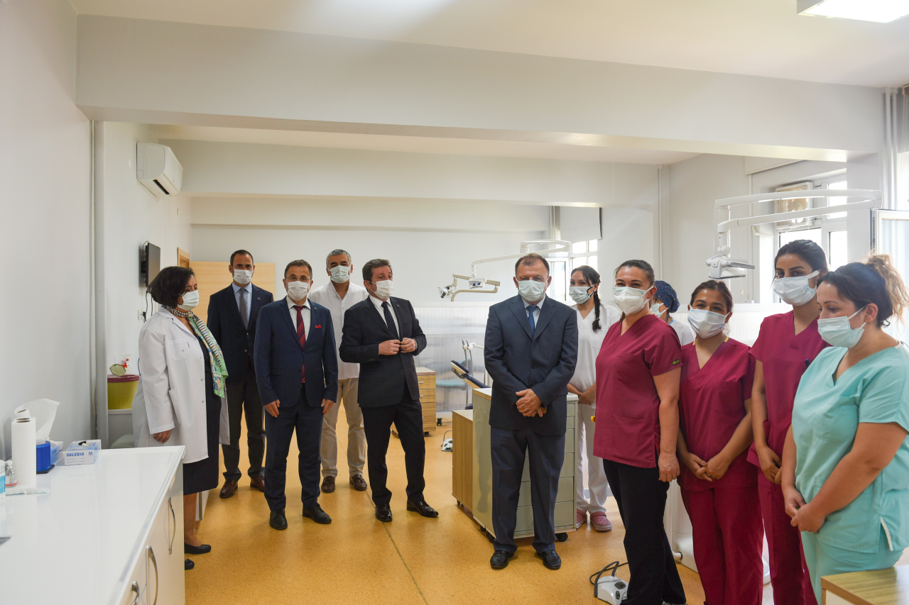 Vali Orhan Tavlı Diş Hekimliği Fakültesini Ziyaret Etti