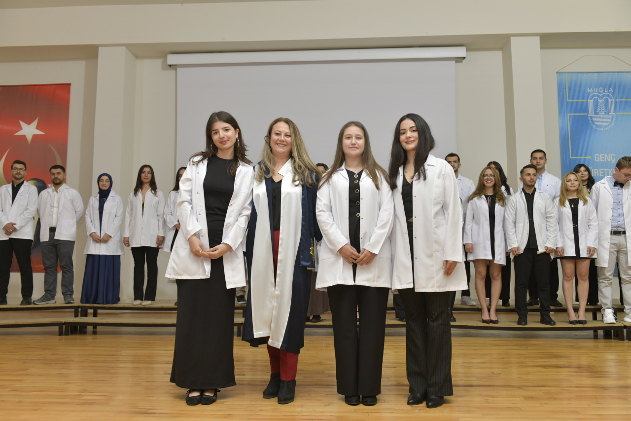 2025-2026 Eğitim-Öğretim Yılı Beyaz Önlük Giyme ve 22 Kasım Dünya Diş Hekimleri Günü Kutlama Töreni