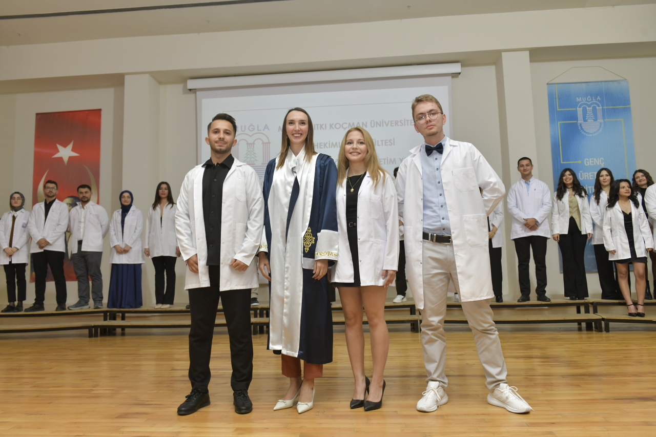 2025-2026 Eğitim-Öğretim Yılı Beyaz Önlük Giyme ve 22 Kasım Dünya Diş Hekimleri Günü Kutlama Töreni