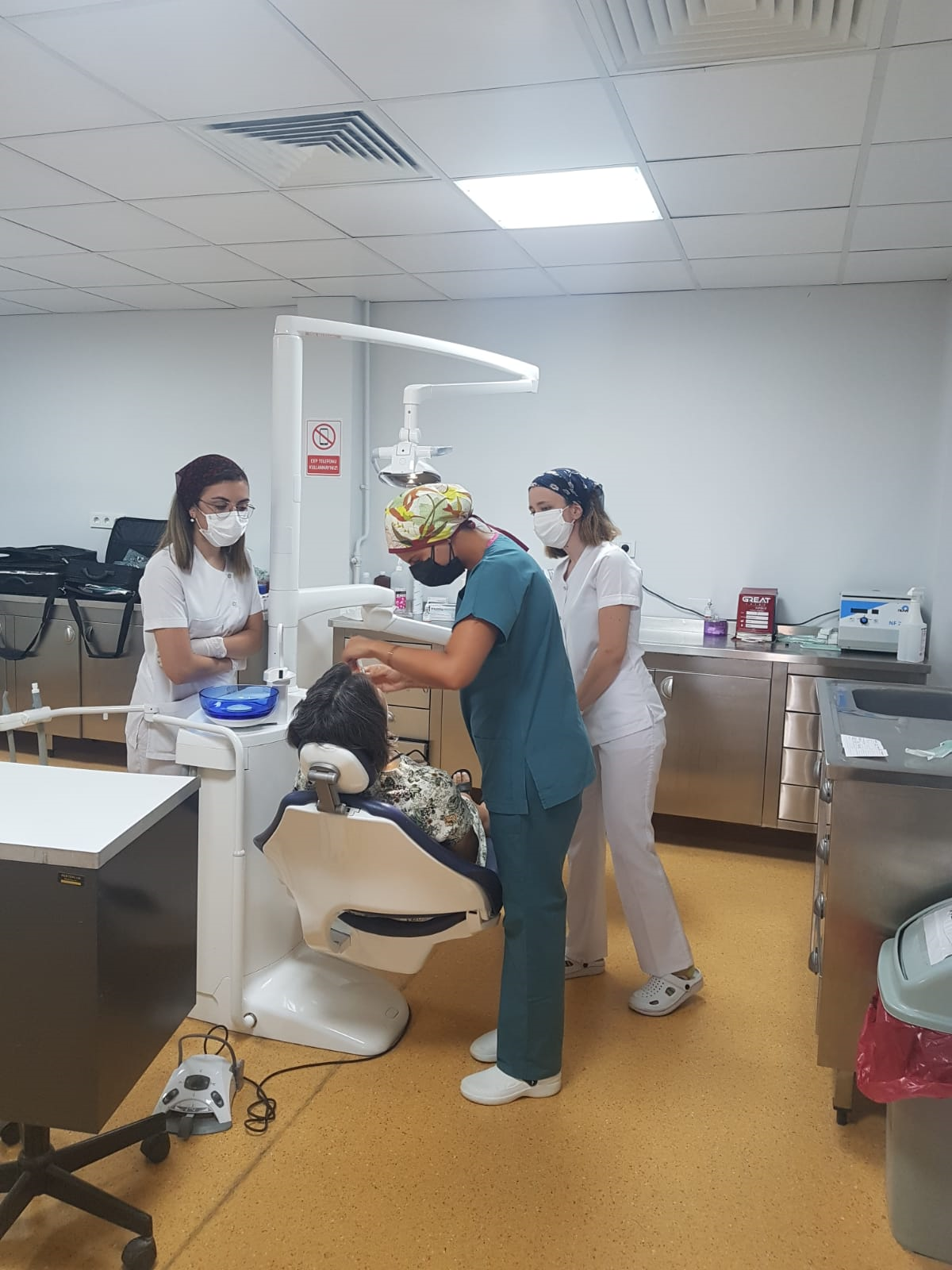Diş Hekimliği Fakültesi 4. Sınıf Öğrencileri Klinik Eğitimlerine Başladı.