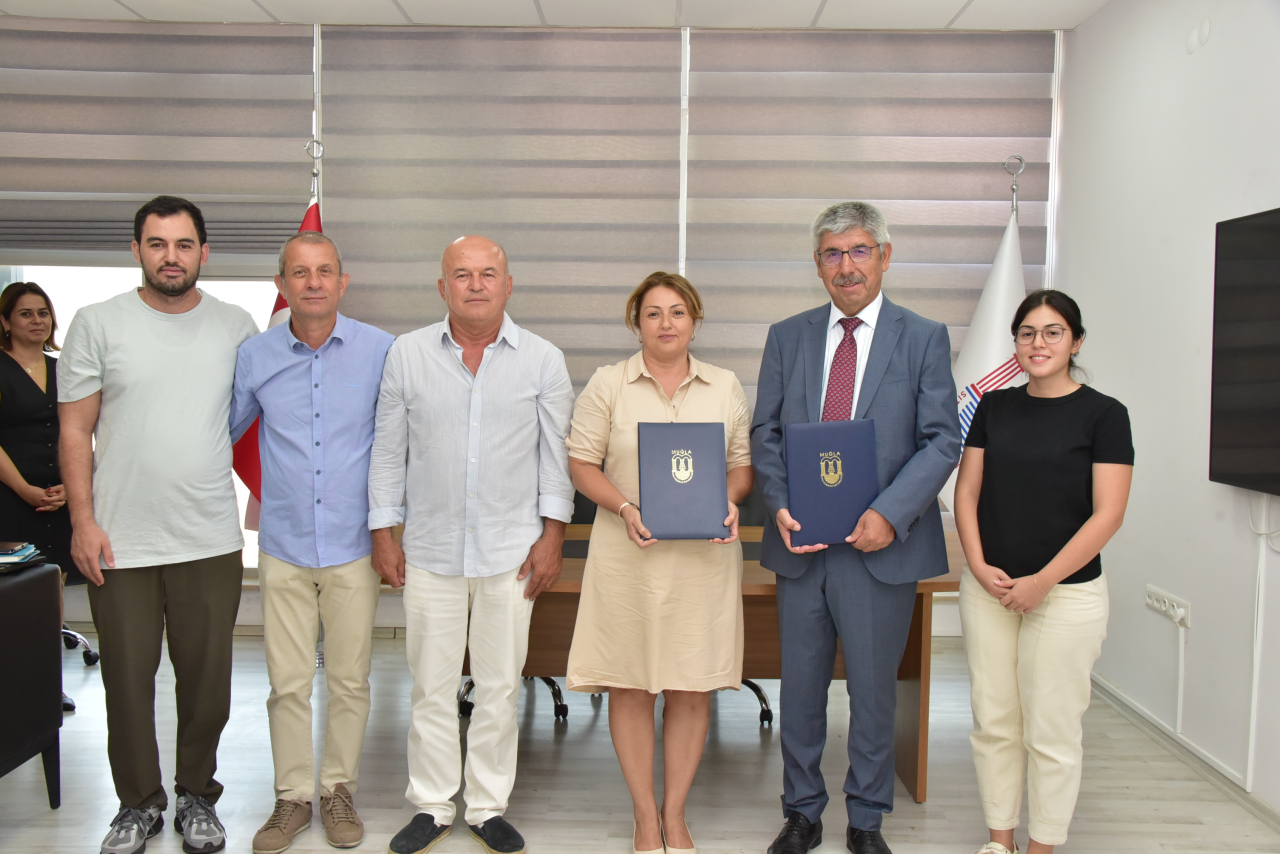 Fethiye İşletme Fakültesi Ev Sahipliğinde Yerleşkemize Kız Yurdu : İmzalar Atıldı.