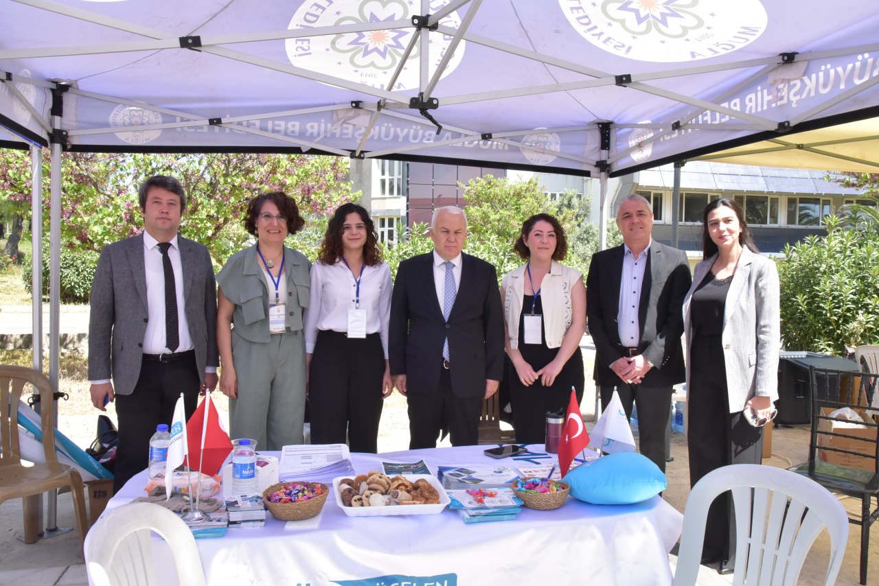Muğla Sıtkı Koçman Üniversitesi’nde (MSKÜ) öğrenciler ile sektör temsilcilerinin bir araya geldiği “Kariyer Şenliği 2026” etkinliği düzenlendi.