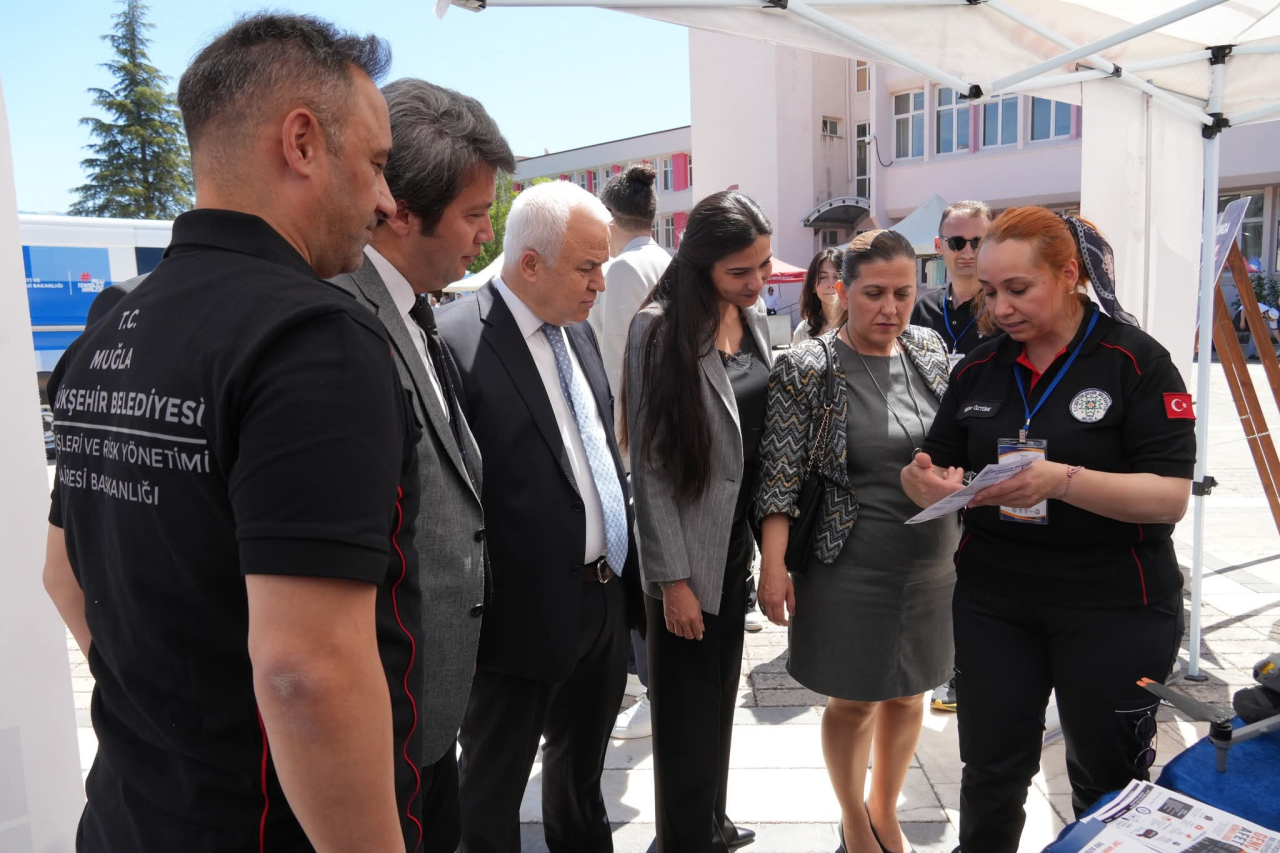 Muğla Sıtkı Koçman Üniversitesi’nde (MSKÜ) öğrenciler ile sektör temsilcilerinin bir araya geldiği “Kariyer Şenliği 2026” etkinliği düzenlendi.