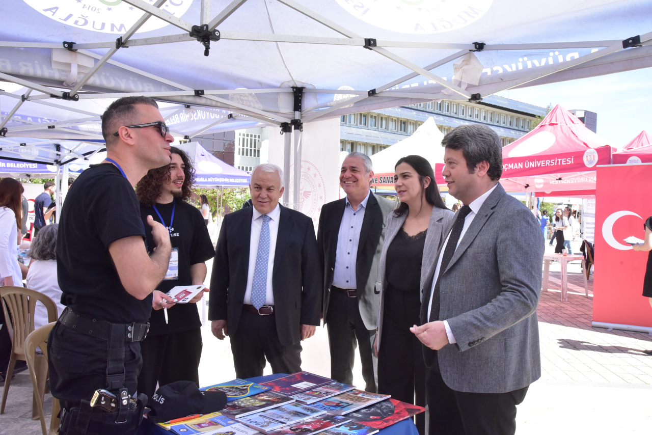 Muğla Sıtkı Koçman Üniversitesi’nde (MSKÜ) öğrenciler ile sektör temsilcilerinin bir araya geldiği “Kariyer Şenliği 2026” etkinliği düzenlendi.