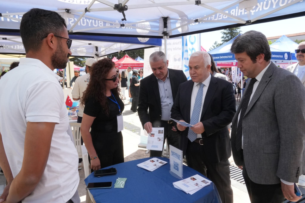 Muğla Sıtkı Koçman Üniversitesi’nde (MSKÜ) öğrenciler ile sektör temsilcilerinin bir araya geldiği “Kariyer Şenliği 2026” etkinliği düzenlendi.