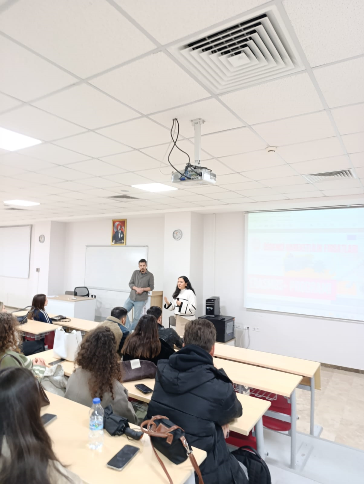 Erasmus+ Öğrenci Haraketliliği Bilgilendirme Semineri Gerçekleşti