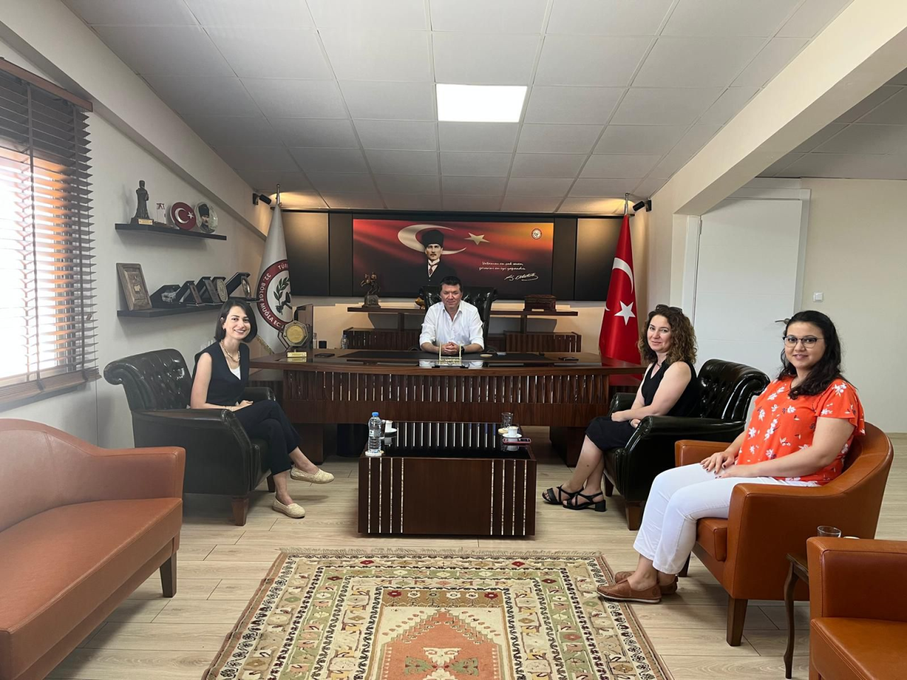 Eczane Hizmetleri Programı Bölüm Başkanlığı ile Muğla Eczacı Odası Arasında Öğrencilerin Staj ve İstihdamına Yönelik Bir Görüşme Gerçekleştirildi