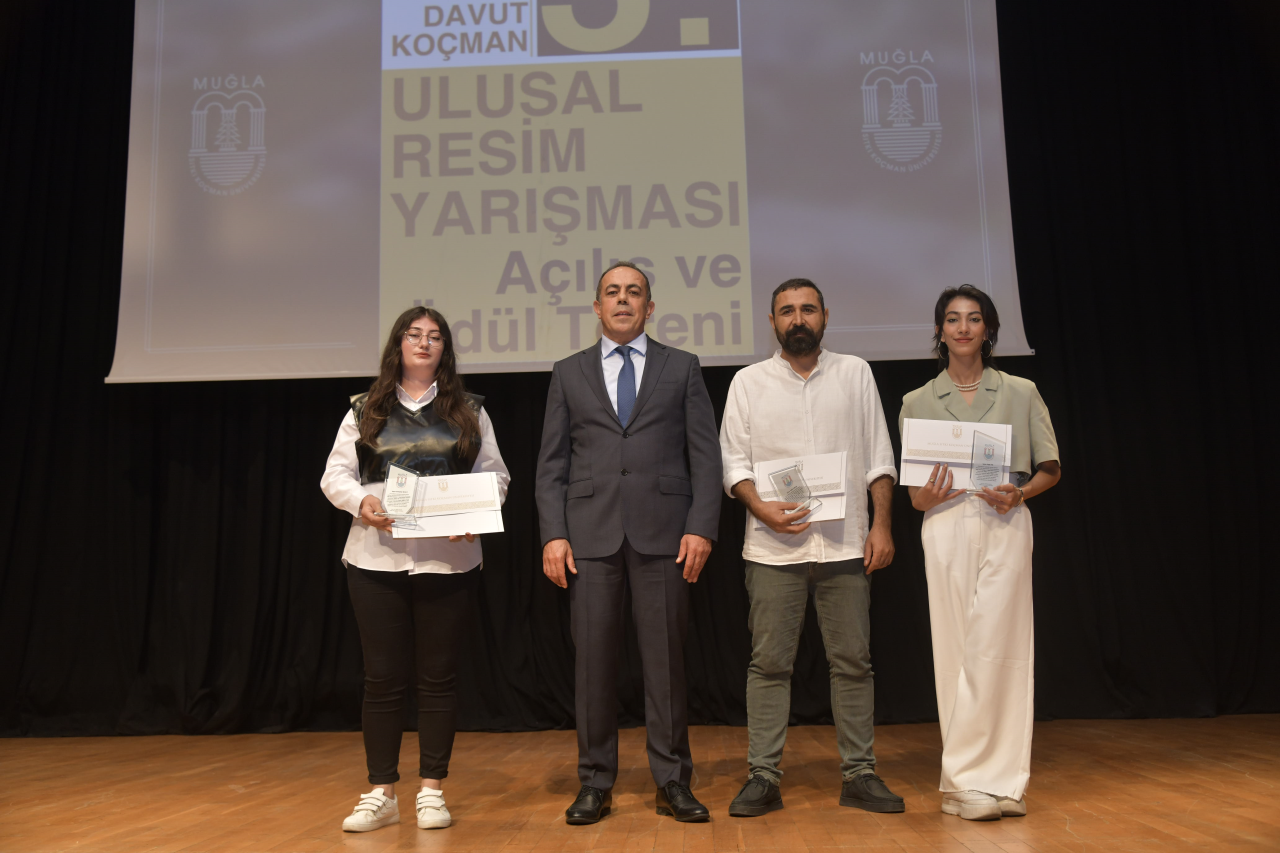 Sıtkı Davut Koçman 3. Ulusal Resim Yarışması Ödül Töreni ve Yarışma Sergi Açılışı yoğun katılımla gerçekleşti.