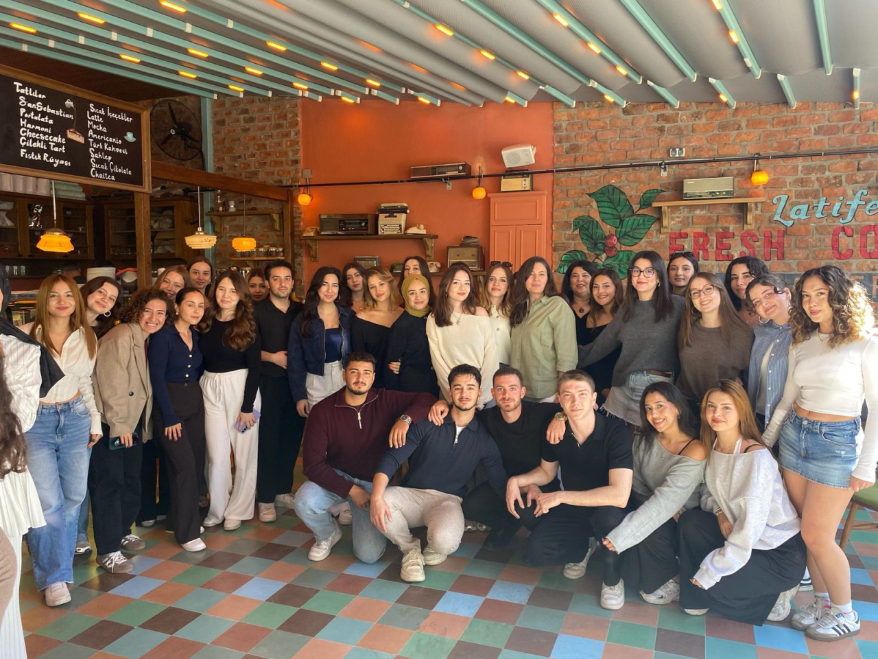 GELENEKSEL TANIŞMA KAHVALTIMIZ: YENİ GELEN ÖĞRENCİLERİMİZ HOŞ GELDİNİZ 