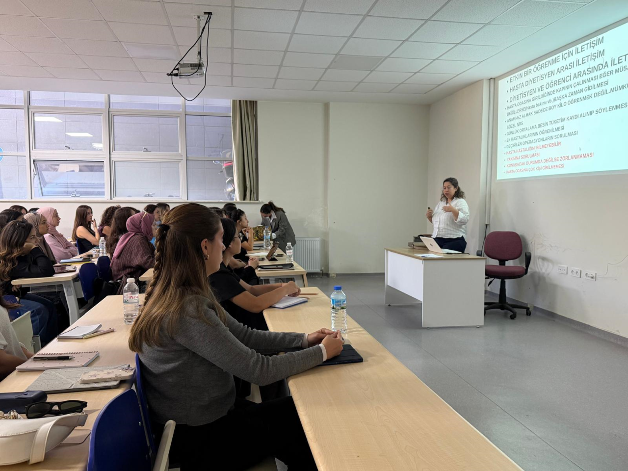 Beslenme ve Diyetetik Bölümü Öğrencilerine Staj Süreçleri Hakkında Bilgilendirme Yapıldı