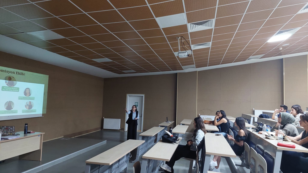 Akran Yönderliği Programı Kapsamında Yönder Öğrencilere Yönelik Eğitim Gerçekleştirildi