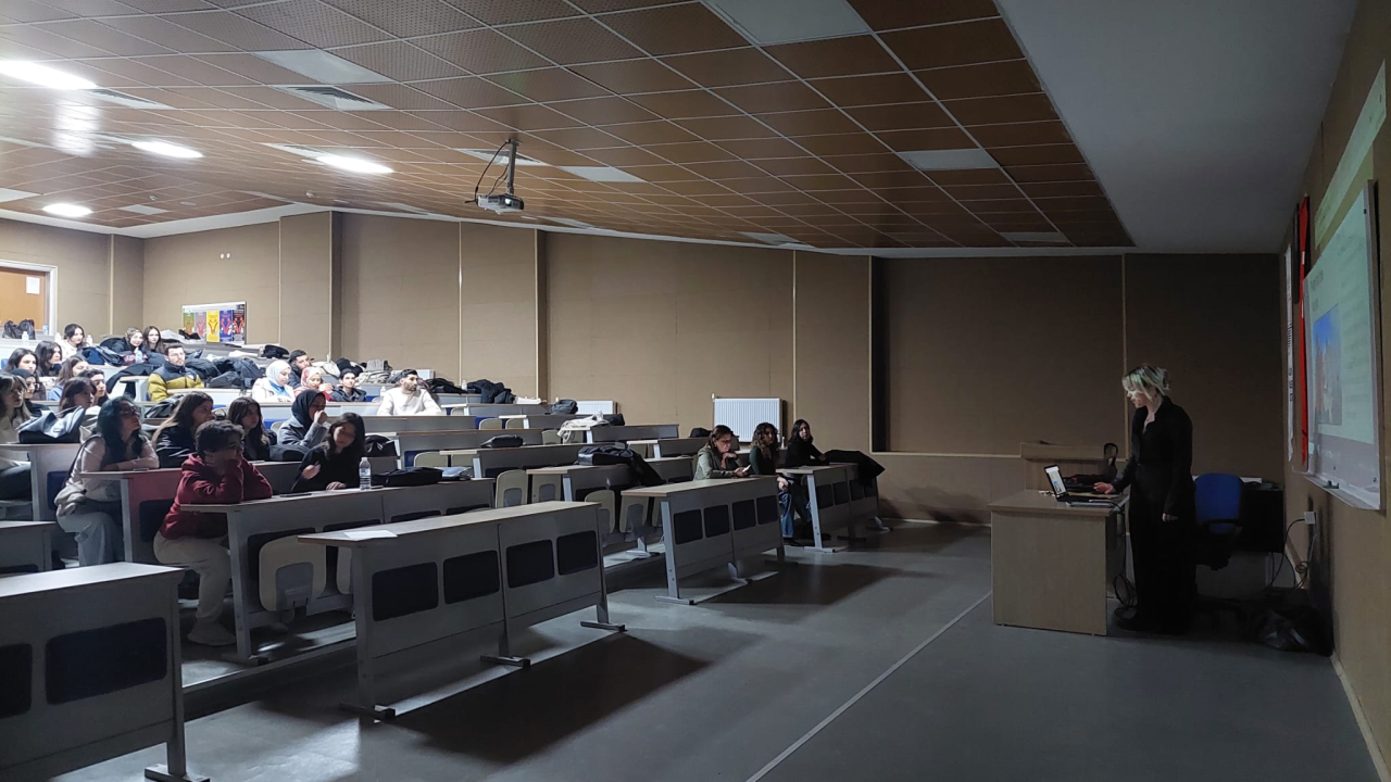 Erasmus Öğrenci Değişim Programı Deneyimleri Öğrencilerle Paylaşıldı