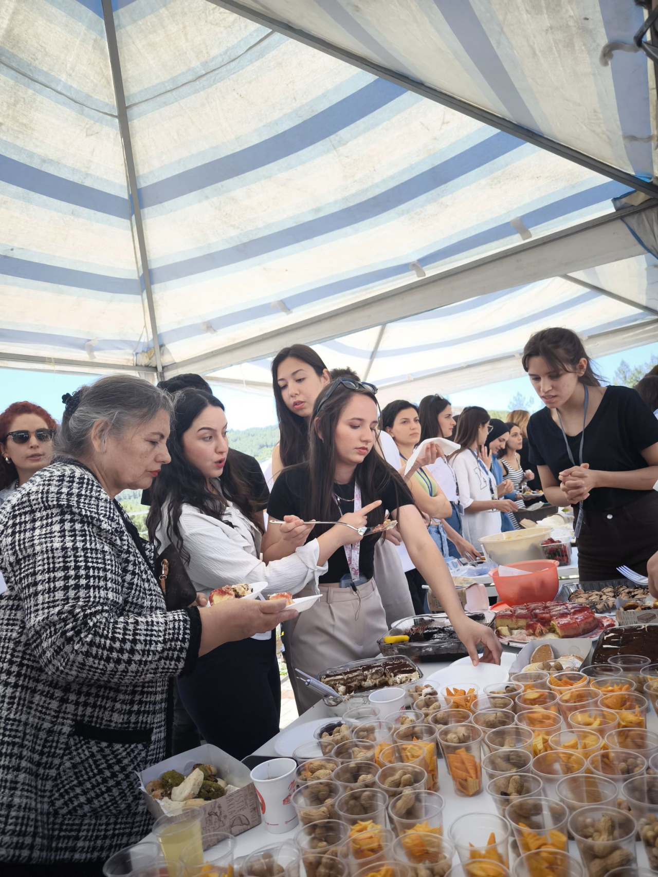 Hemşirelik haftası kermesi yapıldı